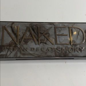 Urban Decay Smoky Palette